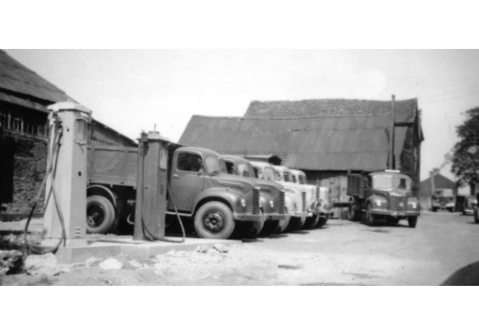 North Street 4-wheel trucks
