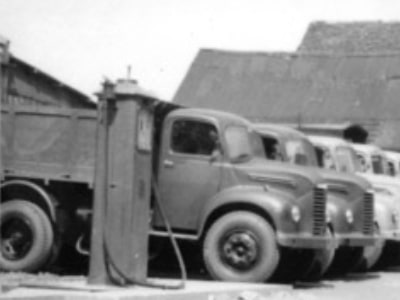 North Street 4-wheel trucks